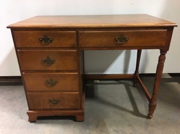 Desk, Student, Keyhole, Maple, Early American