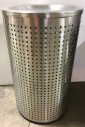 OUTDOOR TRASHCAN, INDUSTRIAL