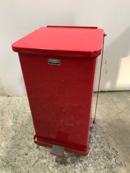 Step Activated Medical Waste Bin