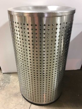 OUTDOOR TRASHCAN, INDUSTRIAL