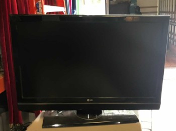 Flat Screen Tv, 42" Screen