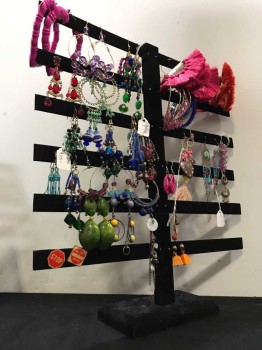 JEWELRY DISPLAY RACK