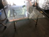 REMOVEABLE GLASS TOP
